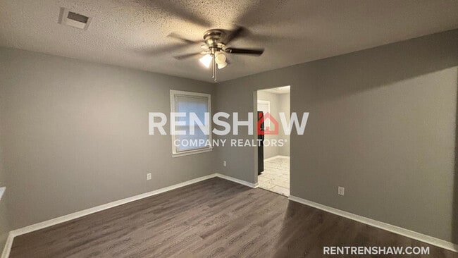 Photo - 893 Pearce St House