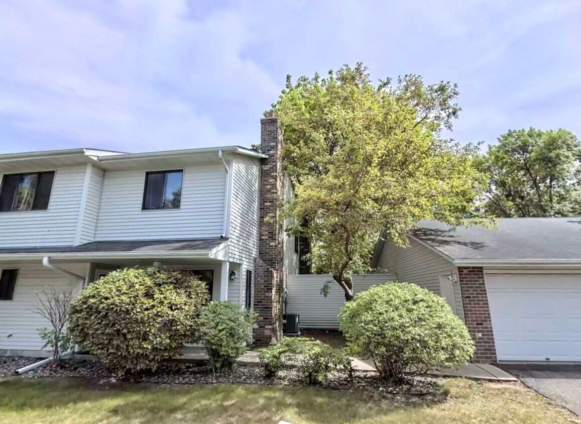 9343 Ranchview Ln N, Maple Grove, MN 55369 Townhome Rentals in Maple