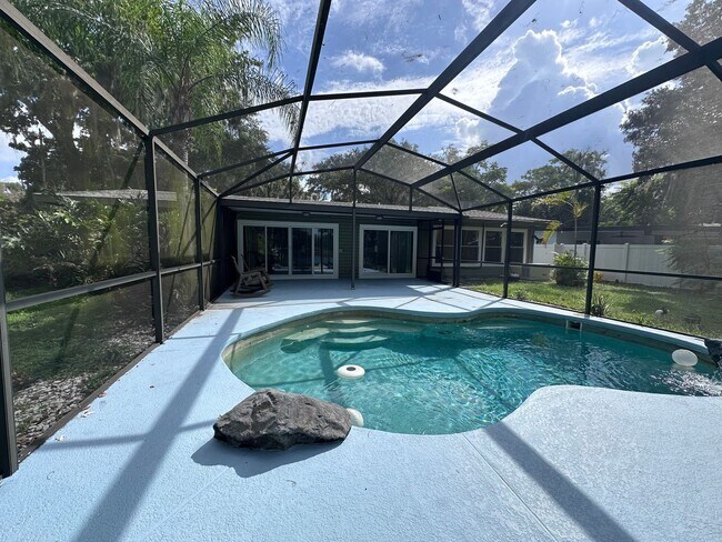 Building Photo - 5400 Lake Jessamine Dr