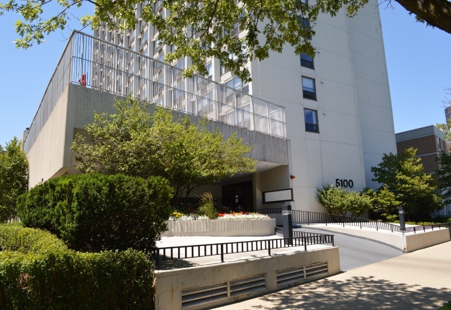 Foto principal - 5100 N Marine Dr