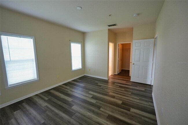 Building Photo - 3757 Conroy Rd