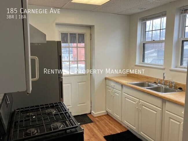 Foto del edificio - 185 Carnegie Ave