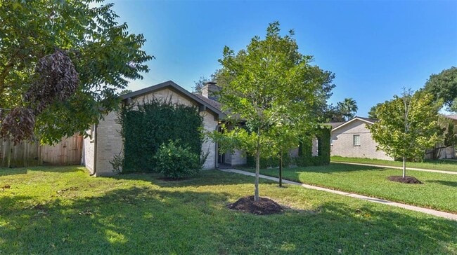 Building Photo - 21411 Park Bluff Dr