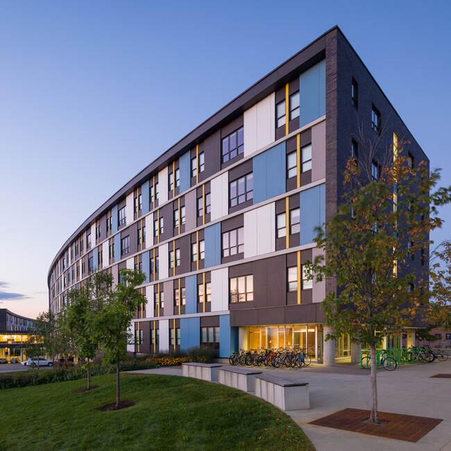 Foto del edificio - Redstone Lofts; Student Housing