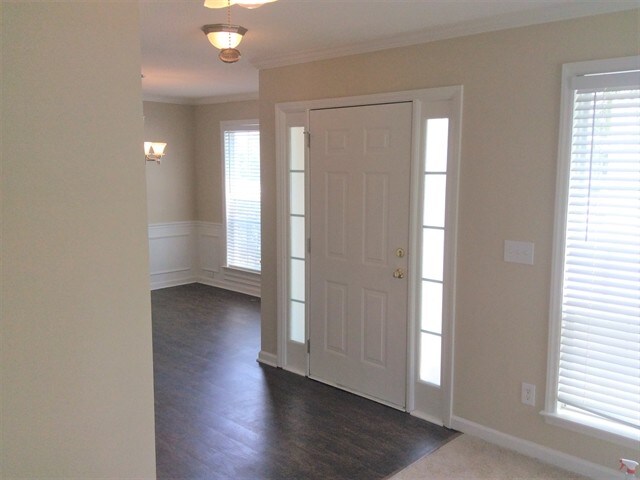 Building Photo - 1104 Nichols Farm Drive