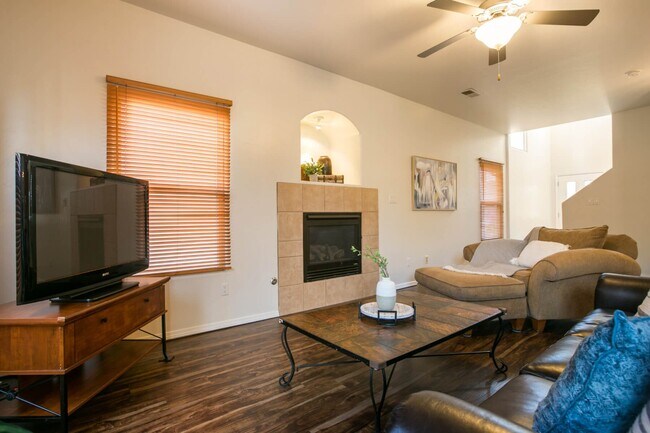 Building Photo - 3432 Del Agua Ct NE