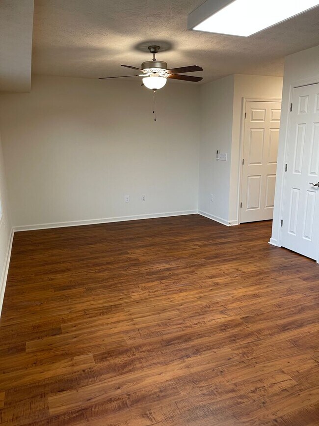 Building Photo - Brand New One Bedroom Garden Apartment