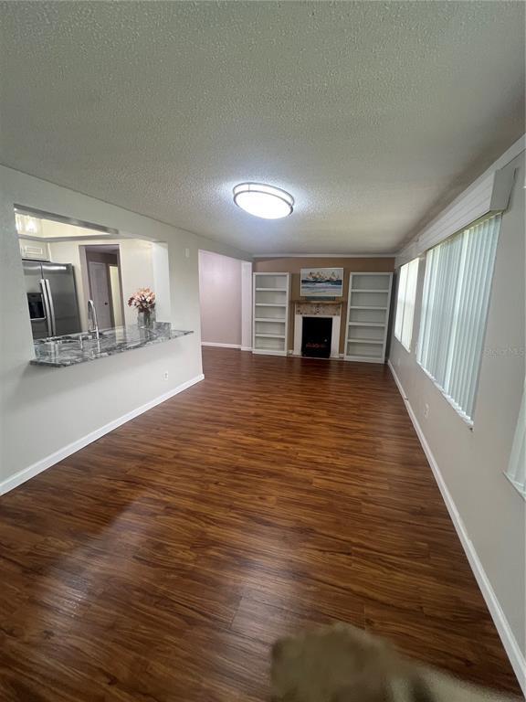 Foto del edificio - 4251 100th Ave N