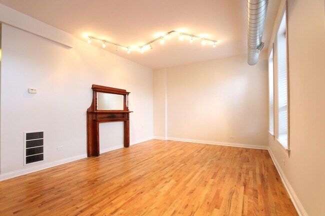 Foto del edificio - 1321 W Grand Ave