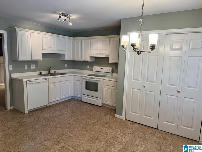 Foto del edificio - 112 Rocky Ridge Dr