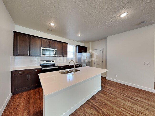 Foto del edificio - 6018 W South Jordan Pky