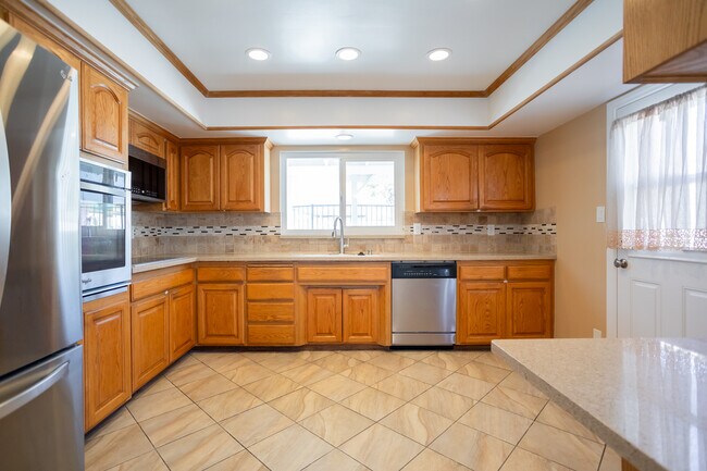 Foto del edificio - 11801 Rexford Rd