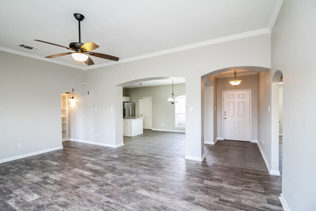 Building Photo - 316 Rock Hill Dr