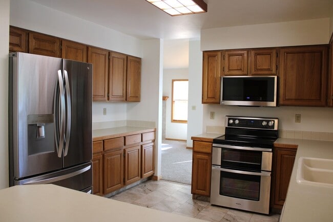 Building Photo - 5434 Fossil Ridge Dr W