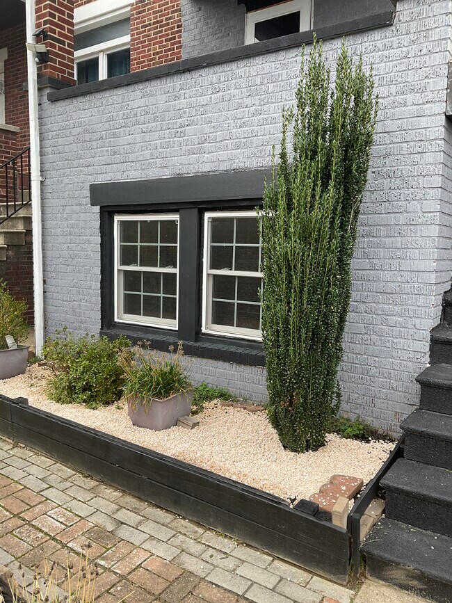 Building Photo - 4320 Sheldon Ave