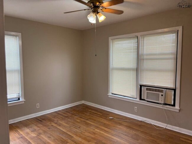 Building Photo - 319 Rockwood Dr