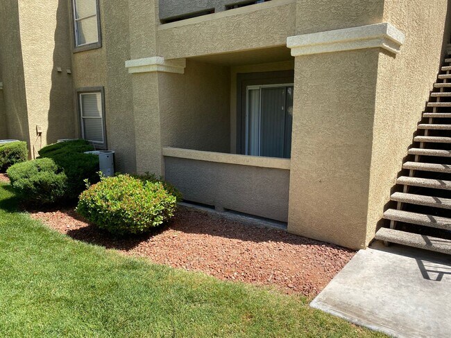 Foto del edificio - 2300 E Silverado Ranch Blvd