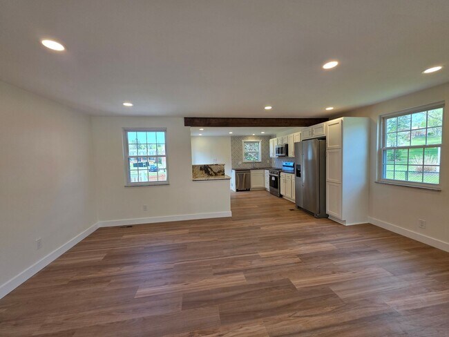 Foto del edificio - Fully Updated 3-bedroom, 2-bathroom house for rent in North Allegheny School District!