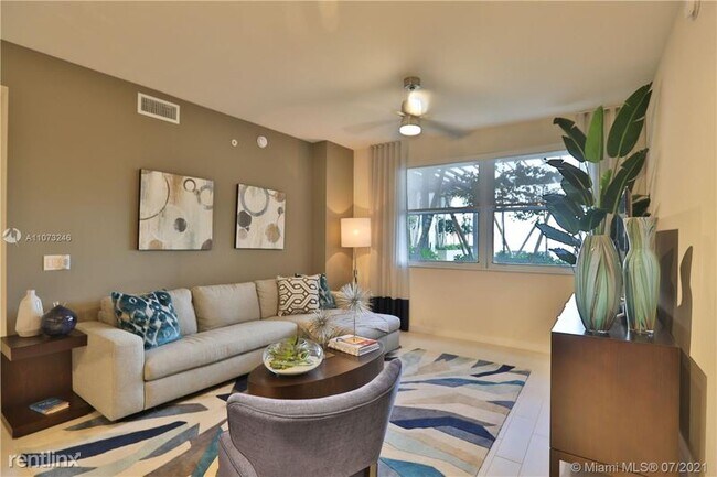 Foto del edificio - 8217 SW 72nd Ave