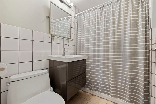 Building Photo - 39 Englewood Ave