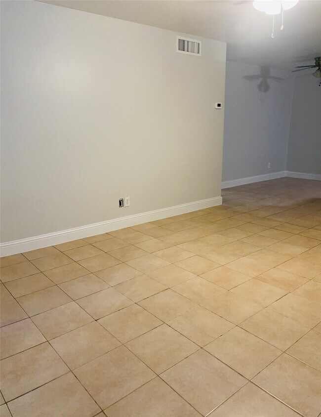 Foto del edificio - 5550 N Braeswood Blvd