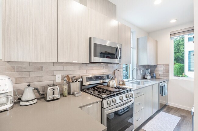 Foto del edificio - 9413 Roosevelt Way NE