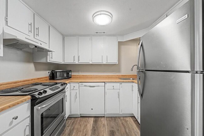 Foto del edificio - 298 W Mountain St