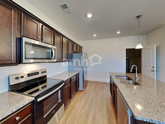 Building Photo - 6192 Bridlewood Ln