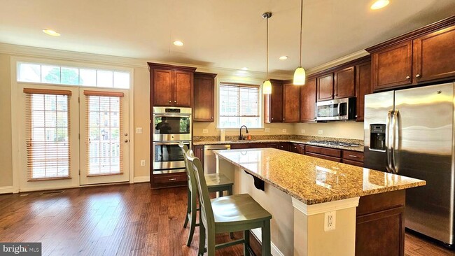 Foto del edificio - 10607 School St