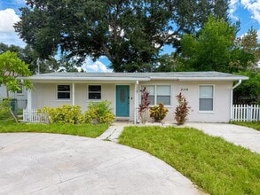 Building Photo - 2119 W Henry Ave