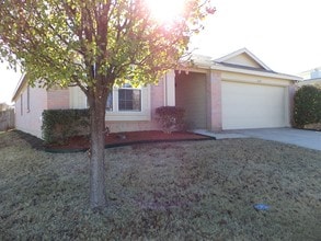 Building Photo - 1601 White Oak Rd