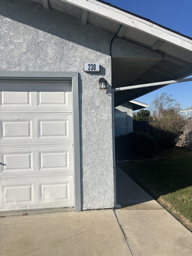 Foto del edificio - 230 Ventanas Ave