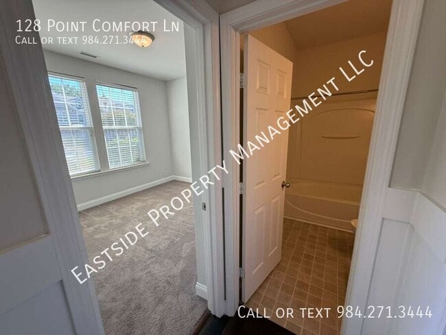 Foto del edificio - 128 Point Comfort Ln