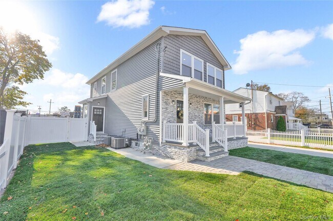 Foto del edificio - 24 Jefferson Ave