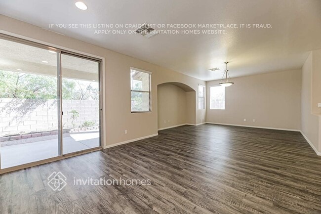 Building Photo - 1296 Cornet St