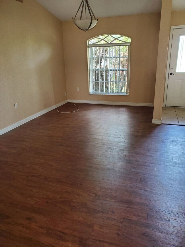 Foto del edificio - 3 Bedroom Home Close to Everything!
