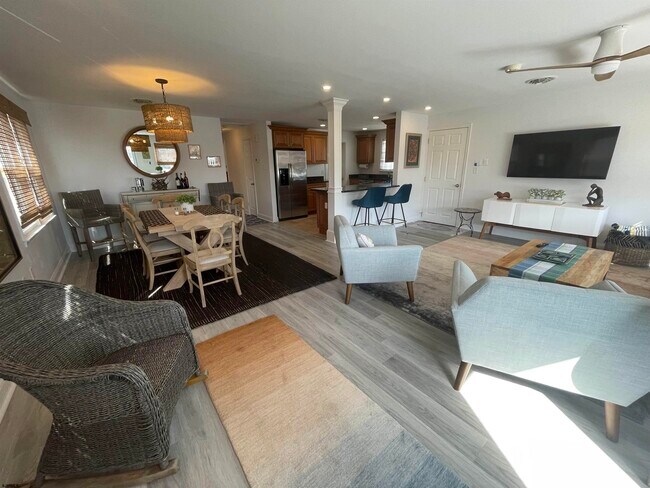 Foto del edificio - 6807 Monmouth Ave