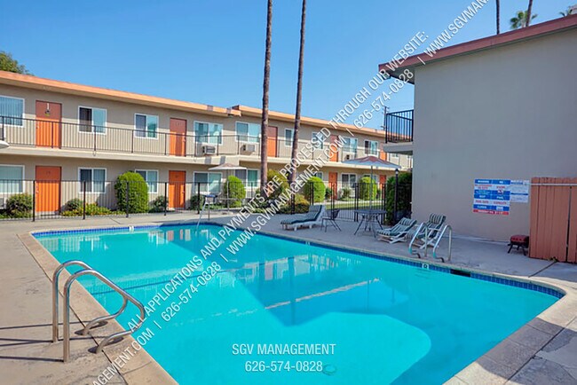 Swimming Pool - Park Royale