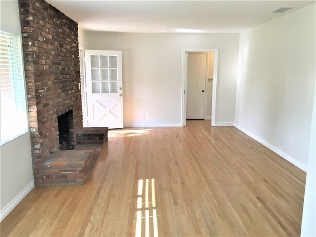 Foto del edificio - Lewis Ave 12862