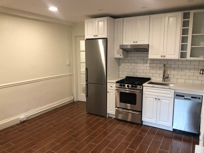 Kitchen - 623 S Carolina Ave SE