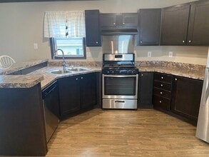 Building Photo - 12 Bradley Ln