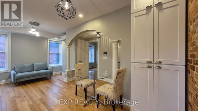 Building Photo - 157 James St