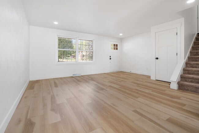 Foto del edificio - 13600 Marlene Ave NW