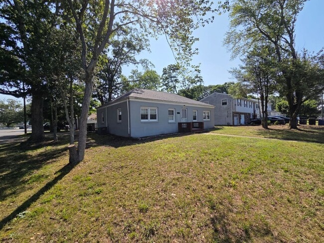 Building Photo - 3899 Smith Dr