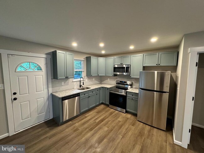 Foto del edificio - 252 Mansion Pkwy