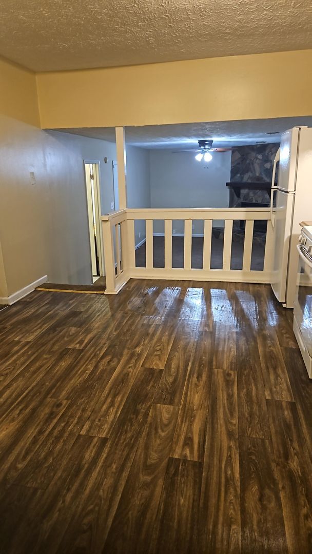 Foto del edificio - *AMAZING MOVE IN SPECIAL* Renovated 3 Bedroom/2.5 Bath Home For Rent!  Convenient Jonesboro Locat...