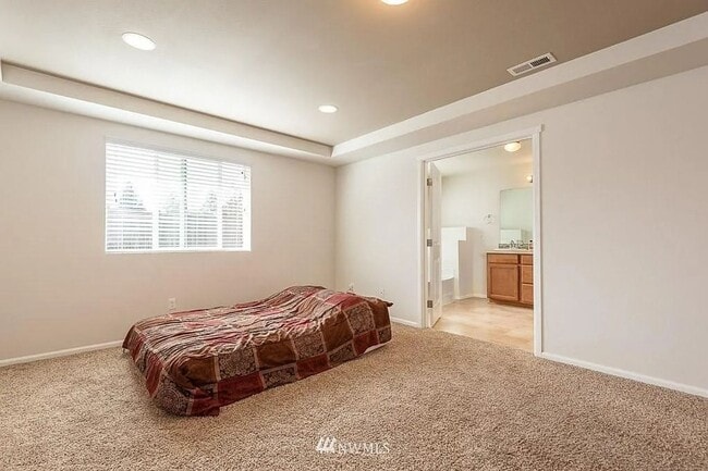 Building Photo - This beautiful home has 4 bedrooms