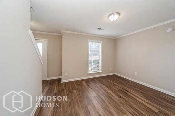 Building Photo - Move in by October 15th - GET $500 OFF 1ST...