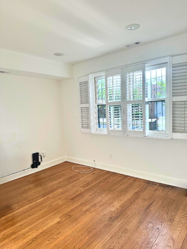Foto del edificio - 1009 46th St NE