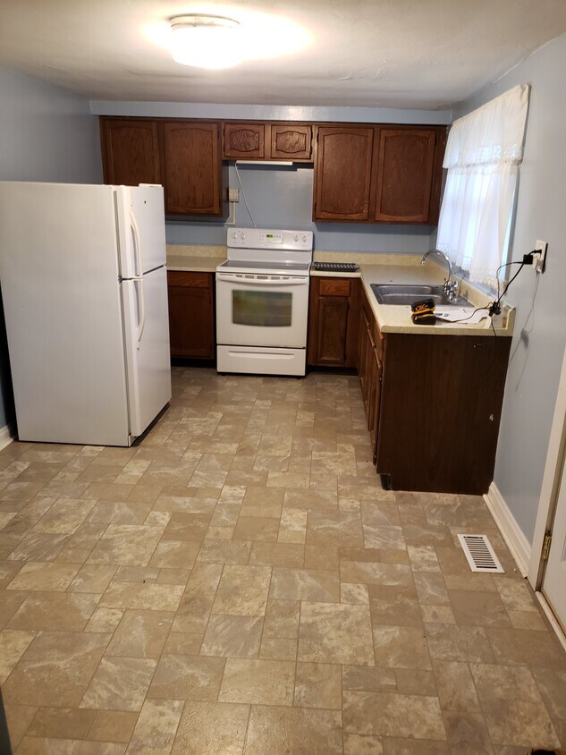 Primary Photo - 1425 W 10th St